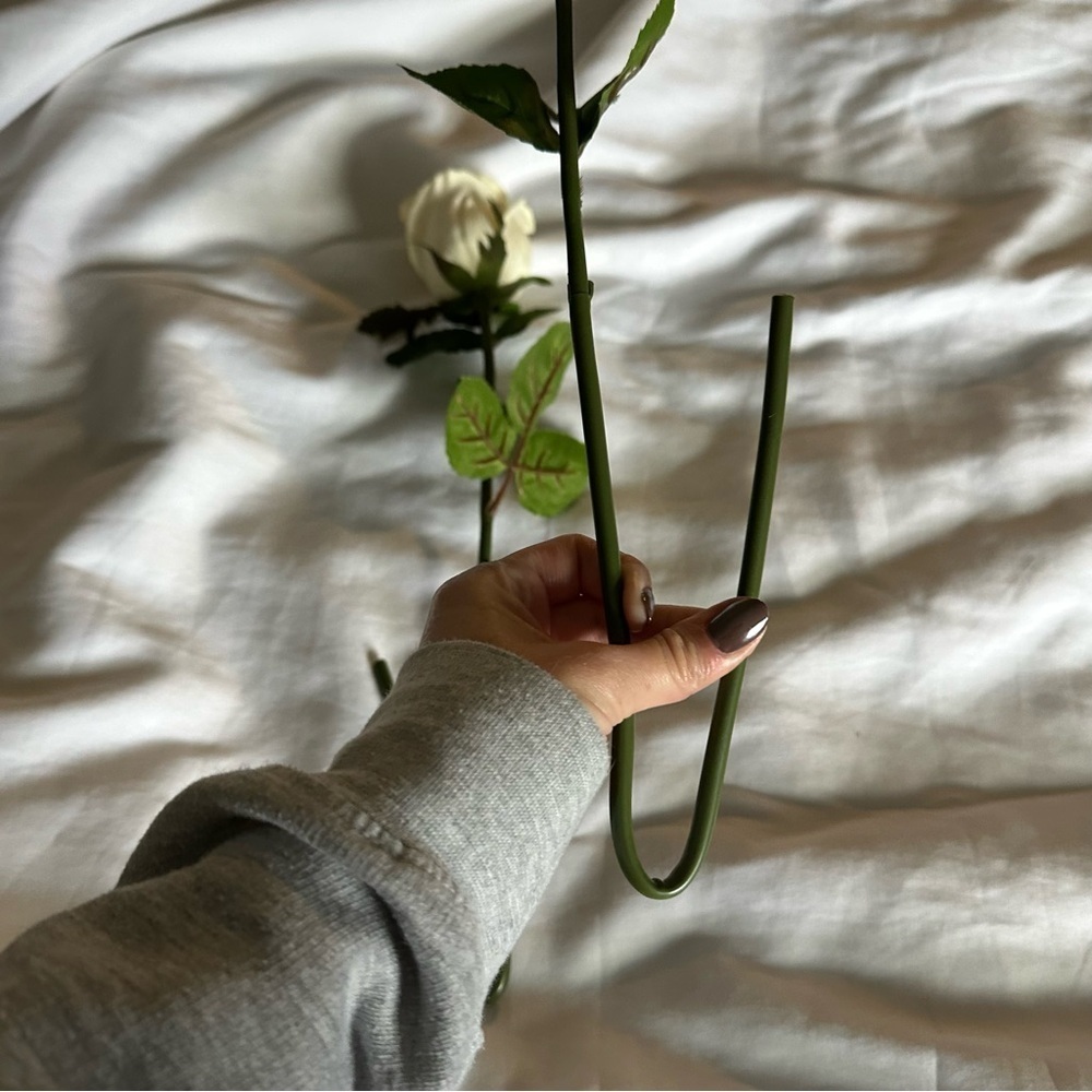White Decor Roses - Picture 2 of 3